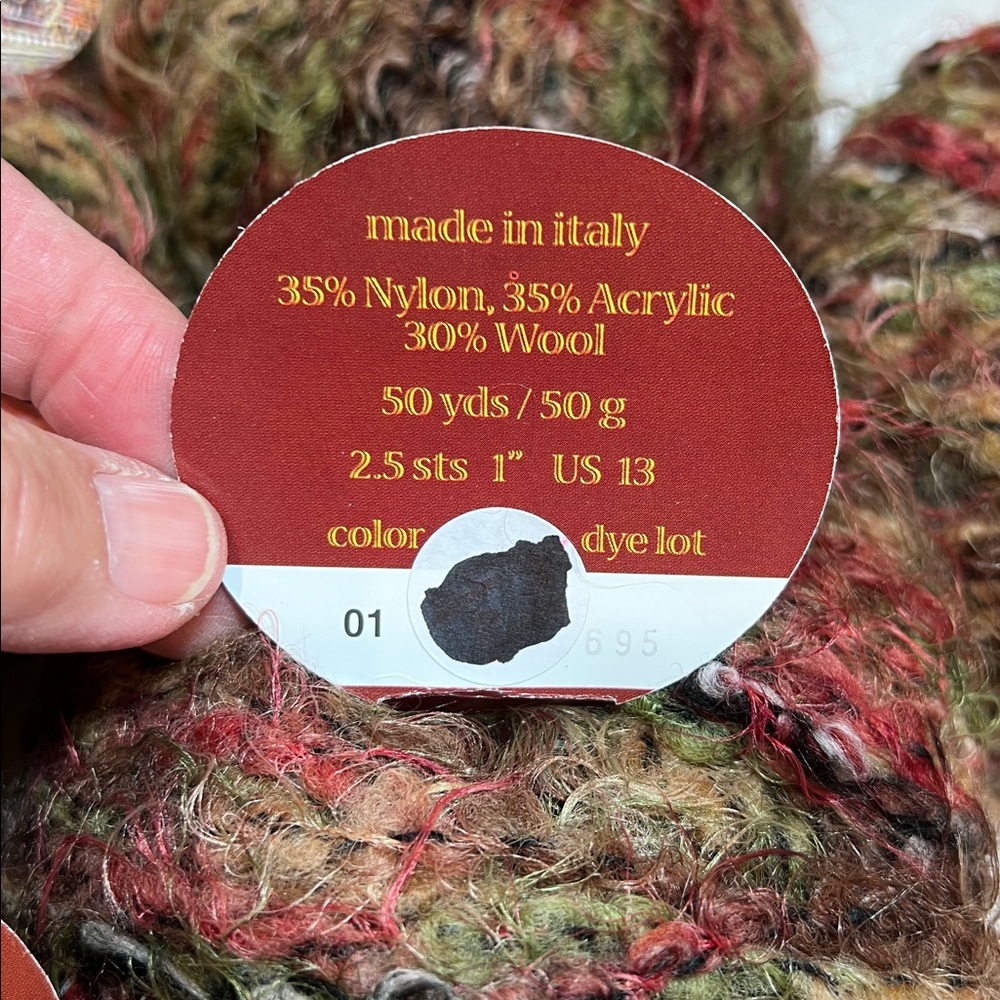 Siam yarn, made in Italy, wool blend novelty yarn, 2.5 sts./1” fun & interesting - Picture 5 of 7
